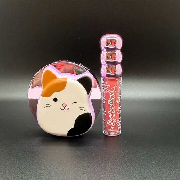 Squishmallows Other - Squishmallows Daisy Cat Eyeshadow and Lip Gloss set BNWT. Never used!